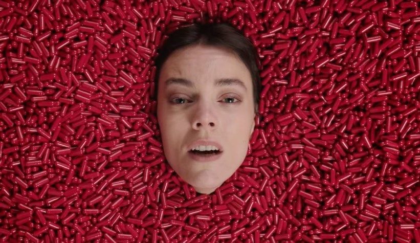 Tráiler de "Reina Roja". Estreno en Amazon Prime Video el 29 de febrero