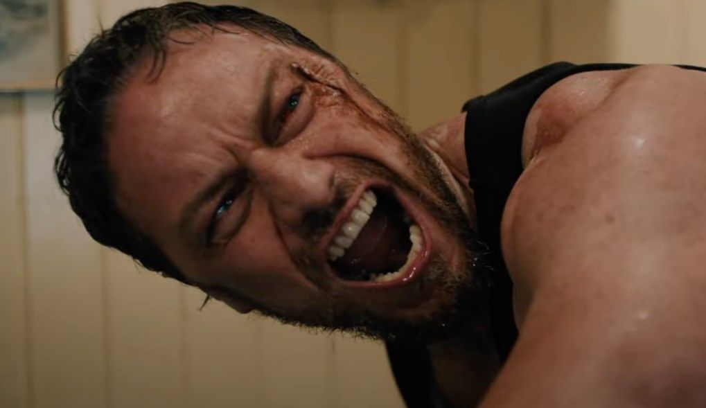 Crítica de "No Hables con Extraños", un título escalofriante y brutal que no tiene nada que envidiar a la película original