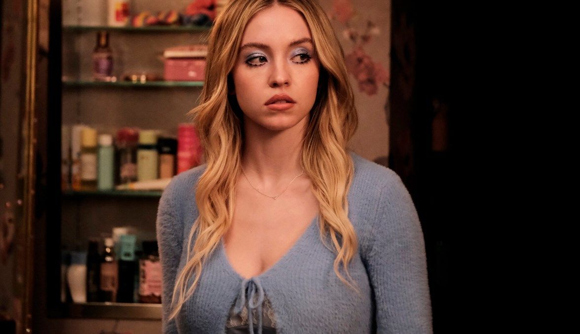 Sydney Sweeney negocia con A24 protagonizar La M�scara de la Muerte Roja