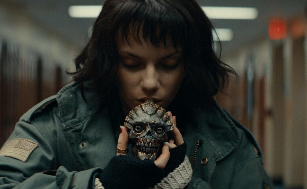 Entrevistamos a Corin Hardy, director de "Whistle: El Silbido del Mal". ¡Hoy estreno en cines!