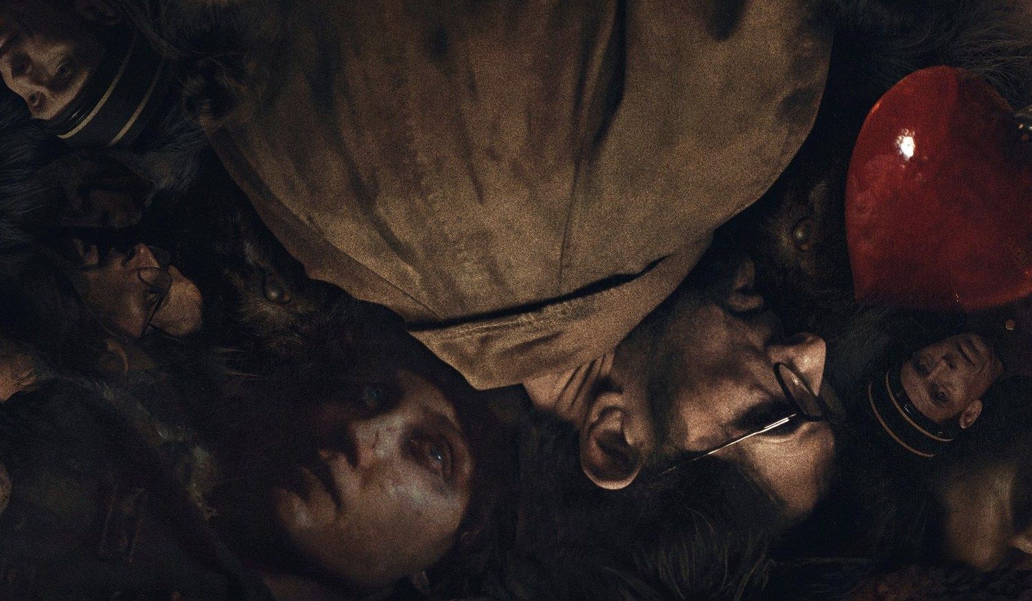 La cinta de terror sobrenatural "Hokum" presenta su nuevo póster