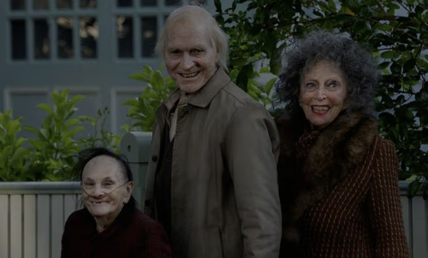 Una nueva imagen de "Insidious: Fuera del Más Allá" revela tres entidades demoníacas