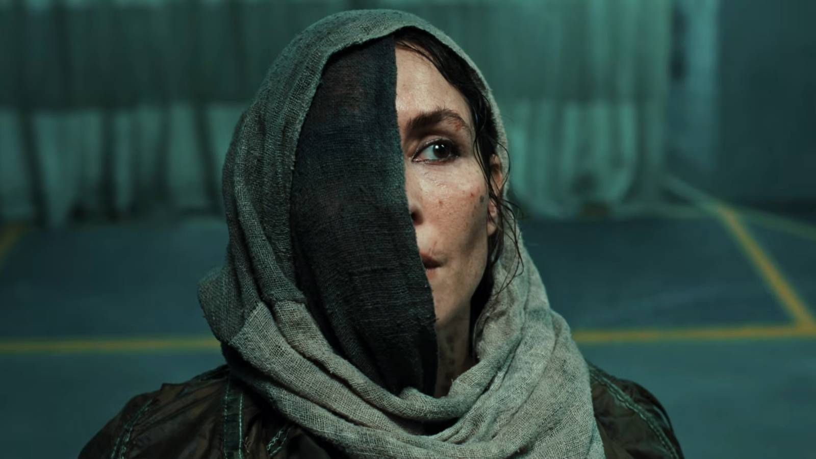 Noomi Rapace en un nuevo clip de la película de terror distópica "Hot Spot"