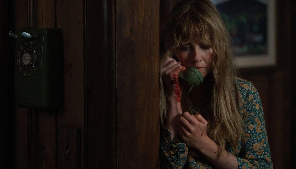 Linda Cardellini como Pamela Voorhees en la nueva imagen de "Crystal Lake"