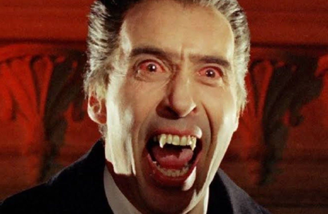 Trailer de la restauración 4K de "Drácula", la cinta de 1958 de la Hammer, que contiene metraje inédito