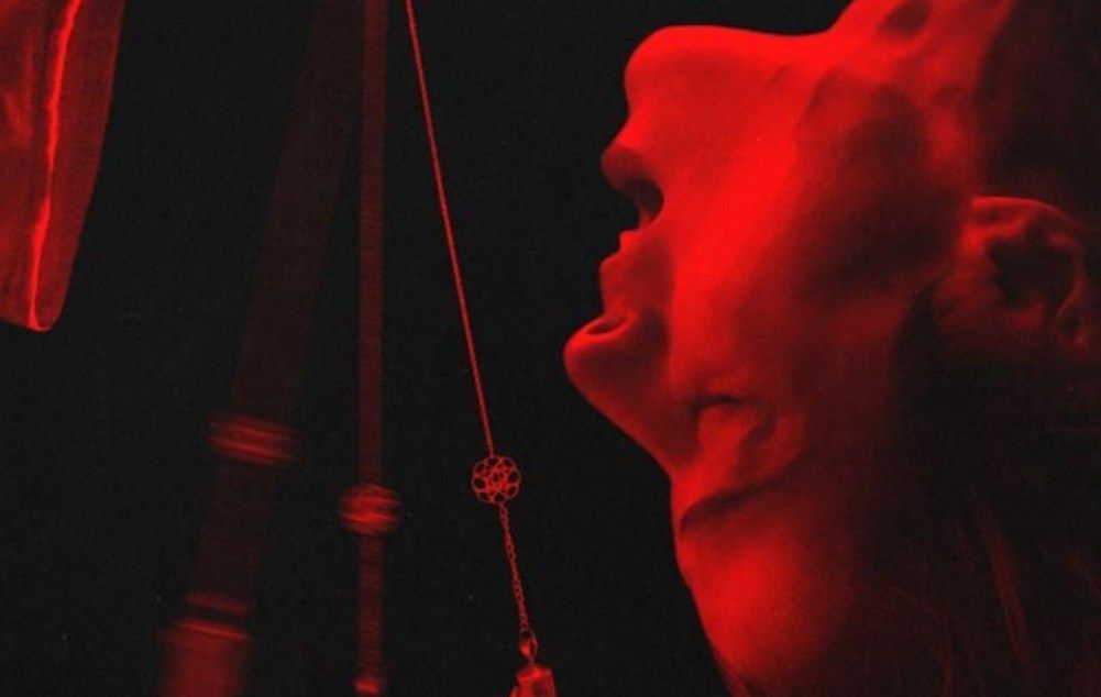Póster oficial de "Pendulum", la cinta de terror sobrenatural con Joseph Gordon-Levitt