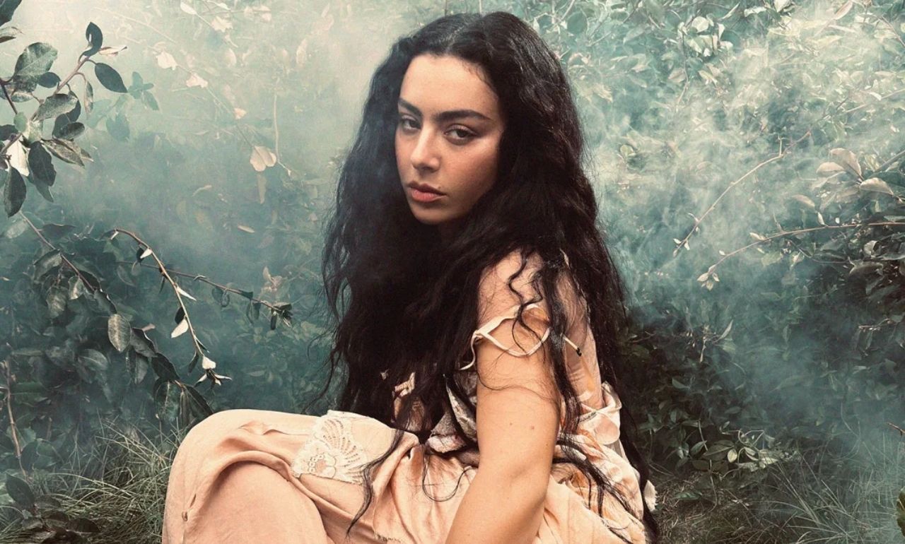 Charli XCX se apunta al terror gótico en la nueva película de Martin Scorsese